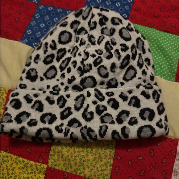 Carhartt Black and White Animal Print Beanie - Picture 3 of 3